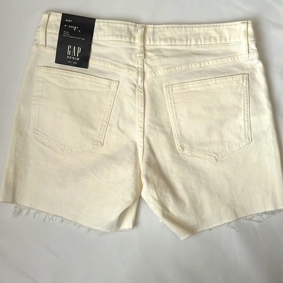 Gap Denim Women’s Shorts Cream 5” Shorts NWT - Picture 2 of 8
